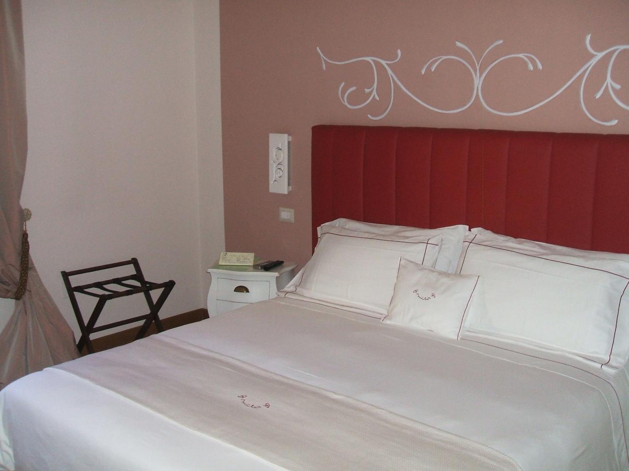 كروتوني B&B Milu' الغرفة الصورة